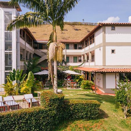 Soy Local Guatape Hotel Bagian luar foto