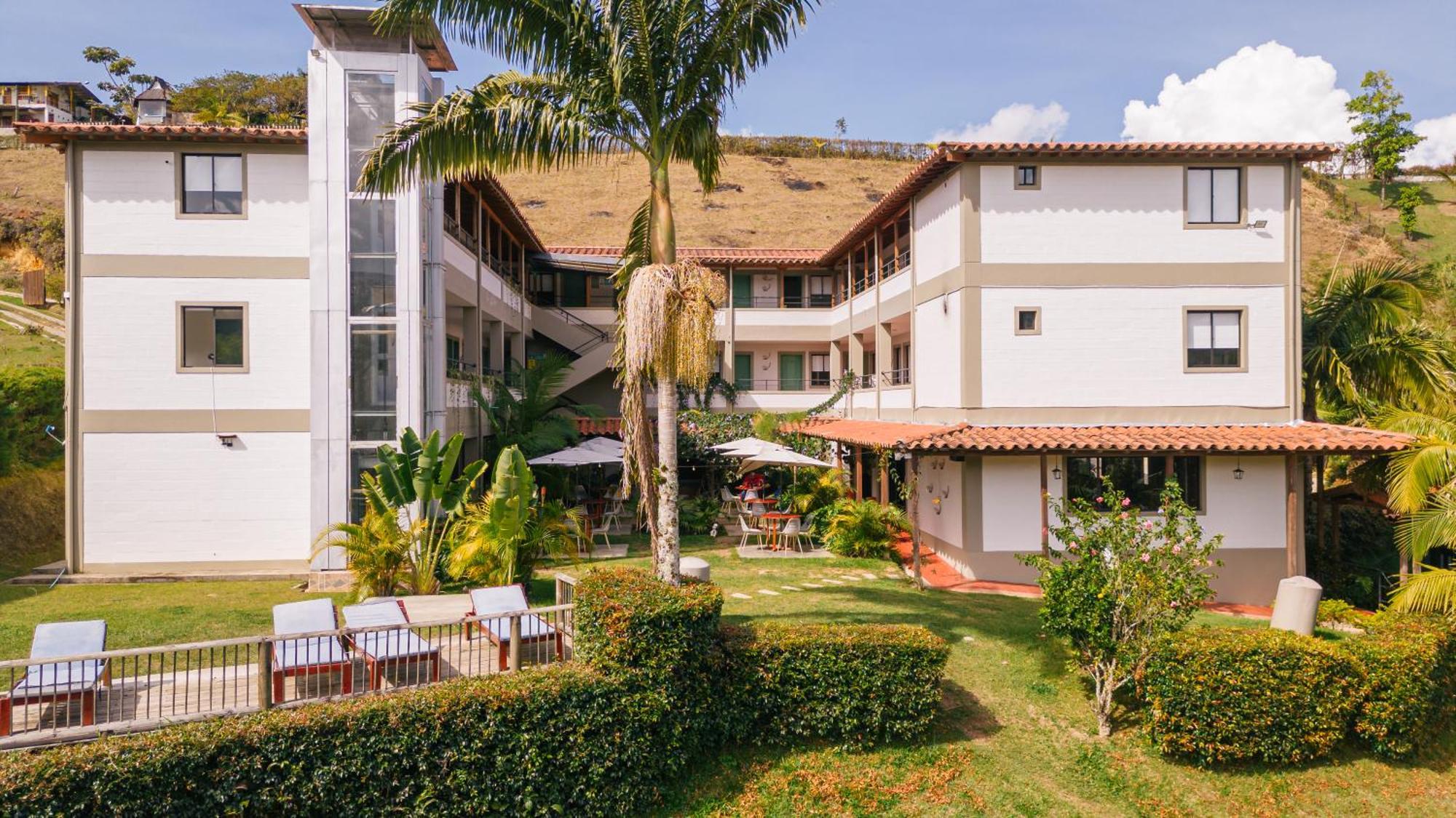 Soy Local Guatape Hotel Bagian luar foto